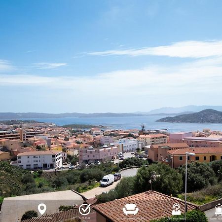 Homey Experience - Central Stay La Maddalena  Luaran gambar