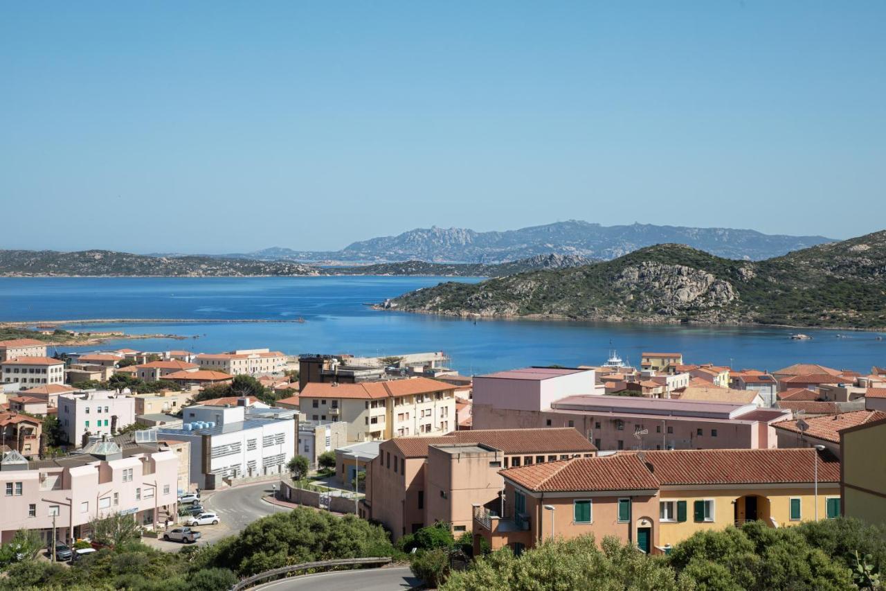 Homey Experience - Central Stay La Maddalena  Luaran gambar