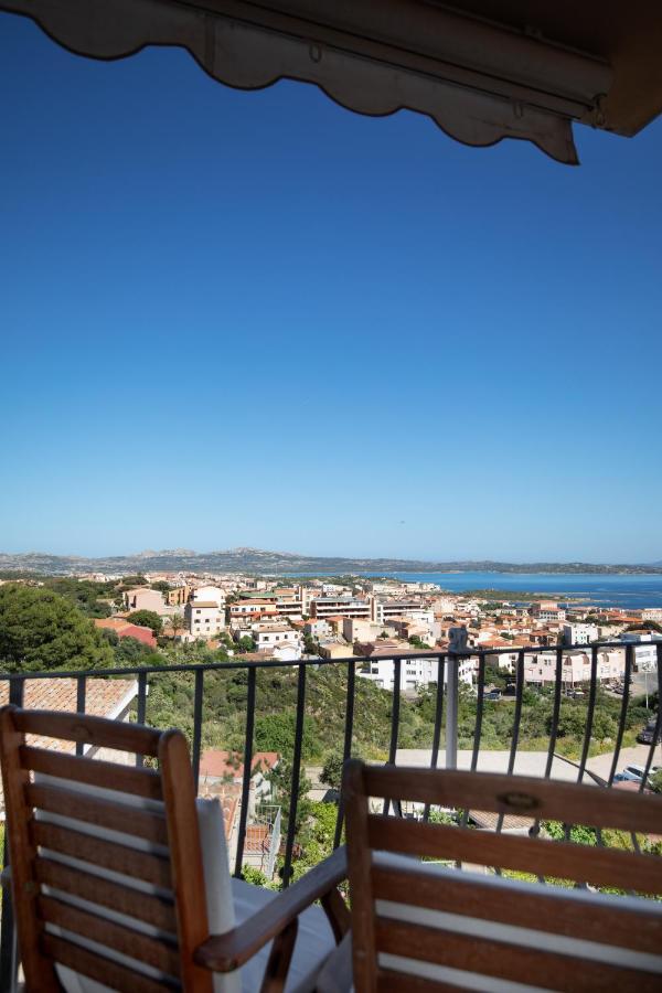 Homey Experience - Central Stay La Maddalena  Luaran gambar