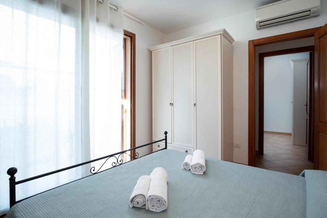 Homey Experience - Central Stay La Maddalena  Luaran gambar