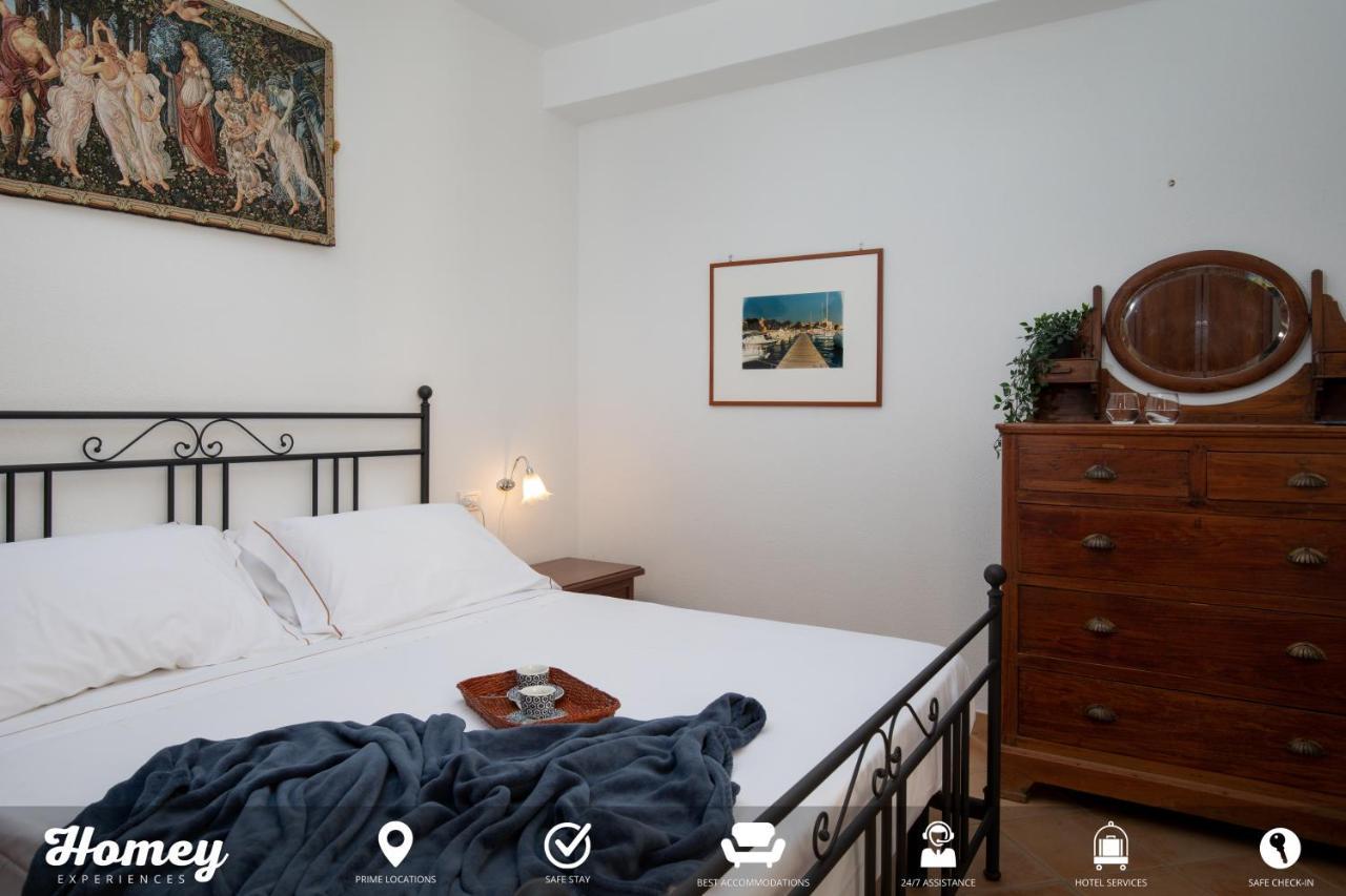 Homey Experience - Central Stay La Maddalena  Luaran gambar
